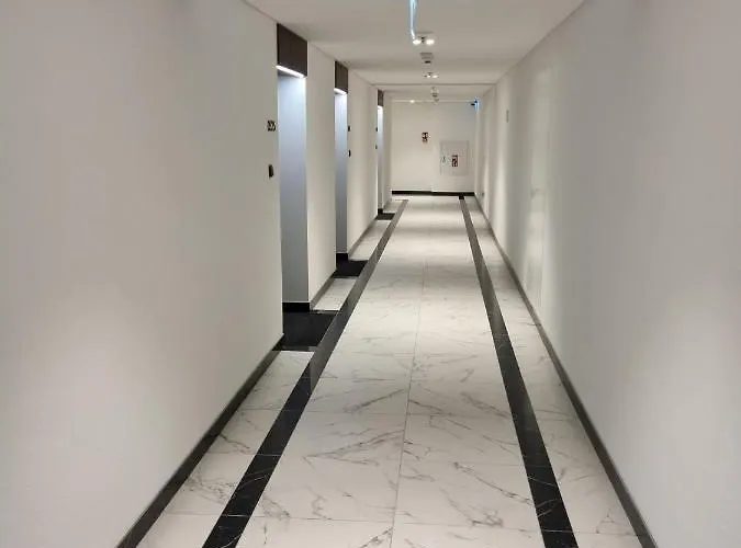 Jbhotels Comfort Hanza Tower 4*